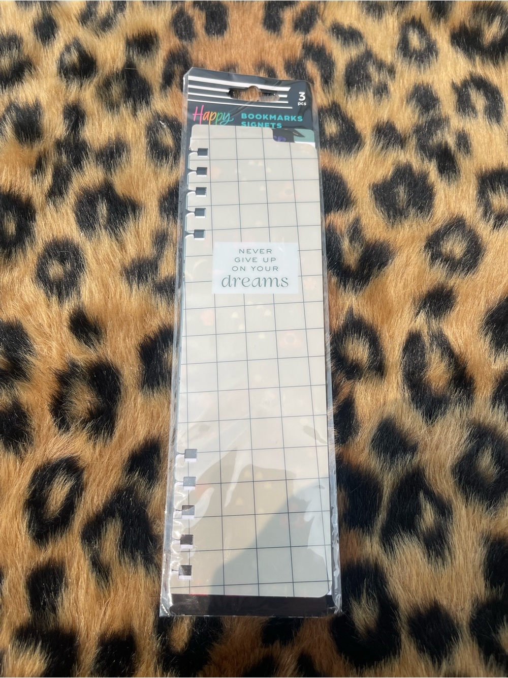 NIB Bookmarks Signets - Never Give Up On Your Dreams (White)